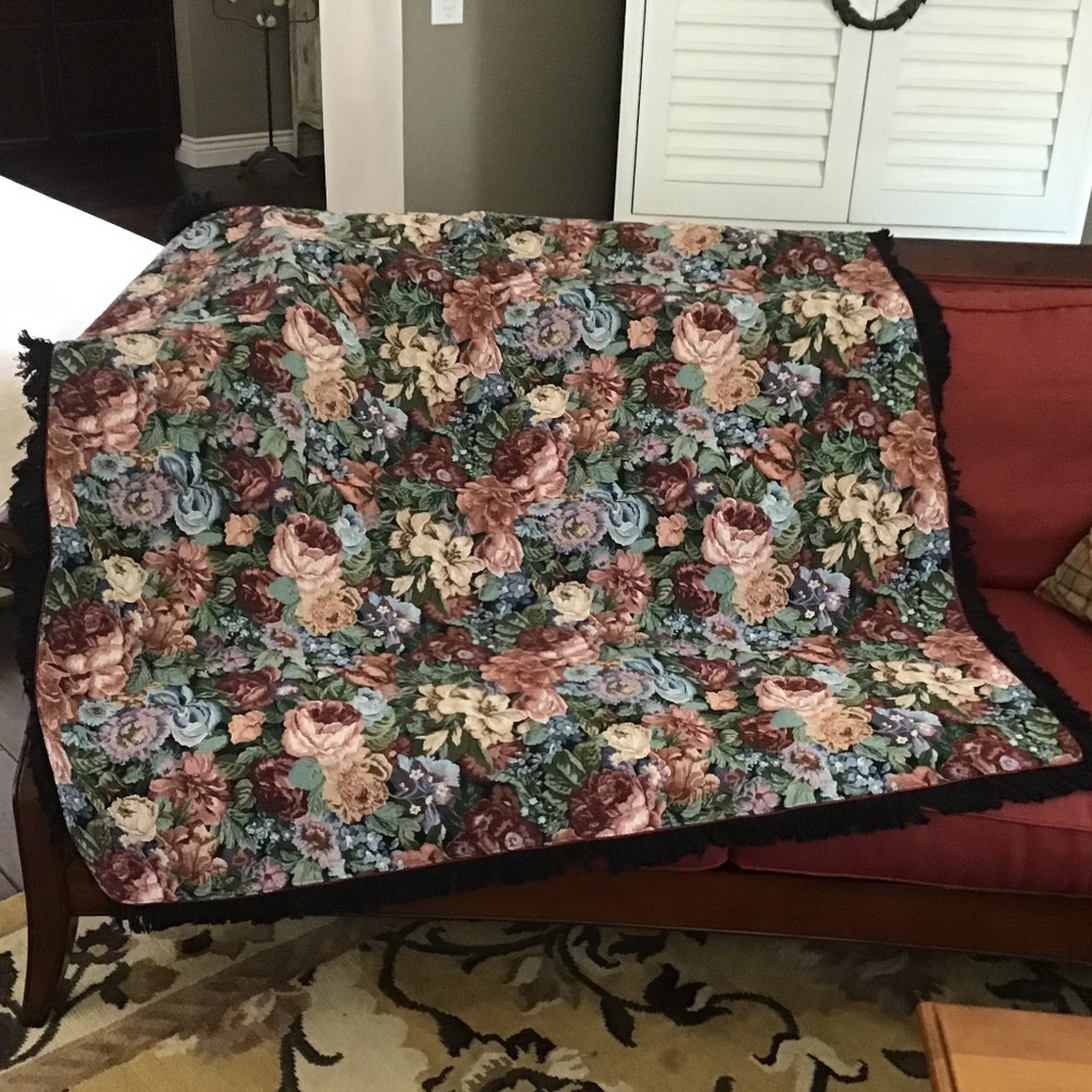 Vintage Floral Tapestry with Fringe